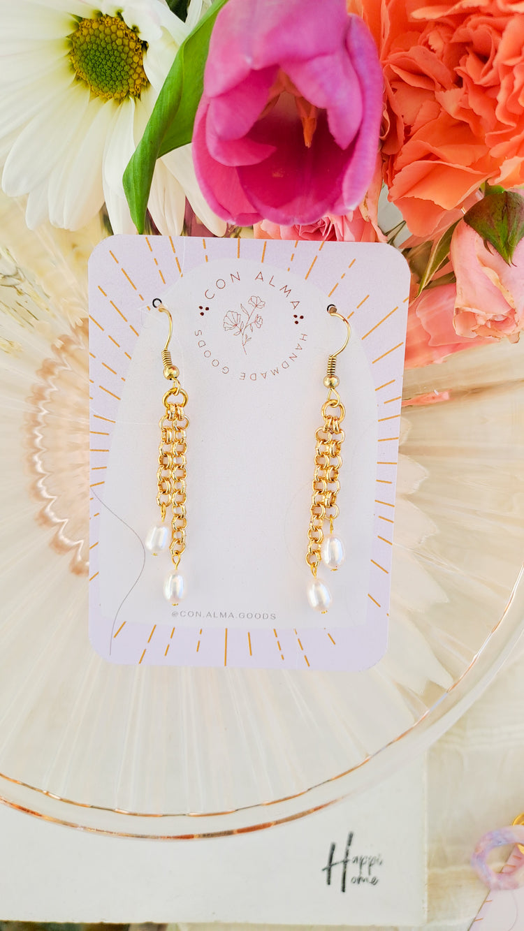 Drop pearl dangles