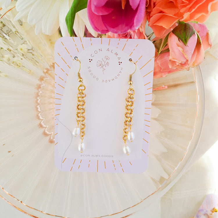 Drop pearl dangles