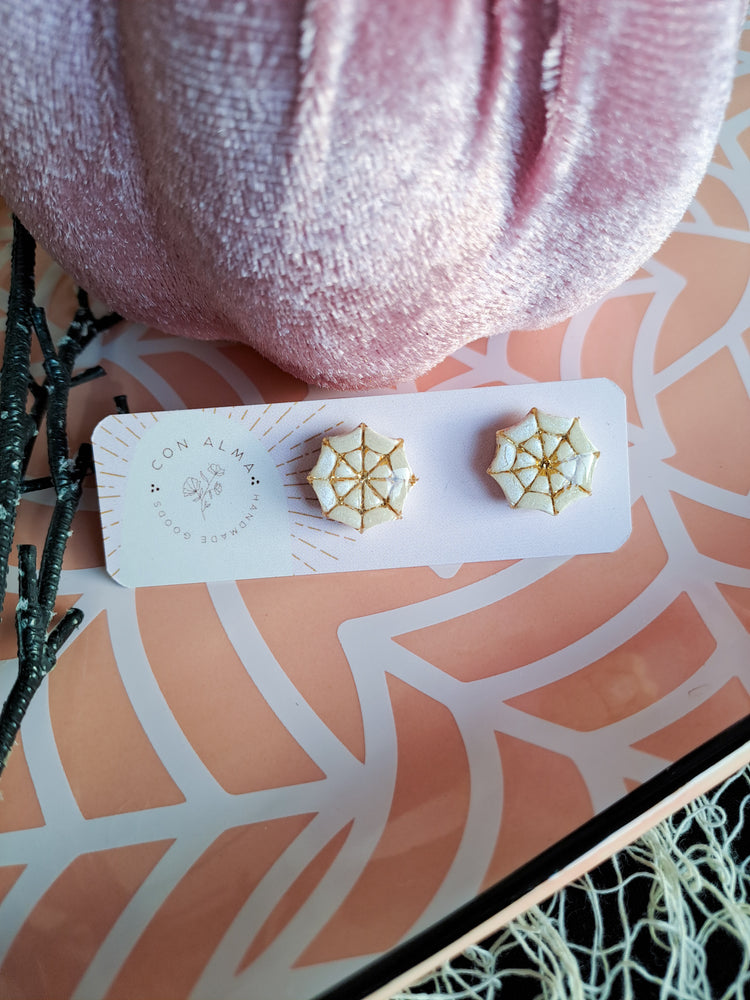 Spiderweb Studs